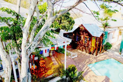

HomeBase Melville Backpackers