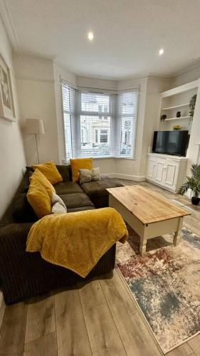 Curtis House, Work Stays Welcome, Free Wi-Fi