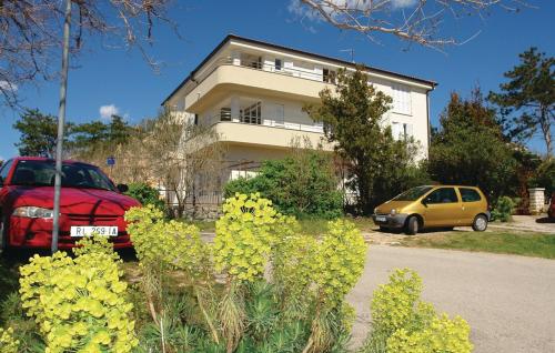Apartments Car - image 8