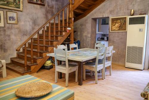 gedeelde lounge/tv-ruimte, Rooster Hostel in Veliko Tarnovo