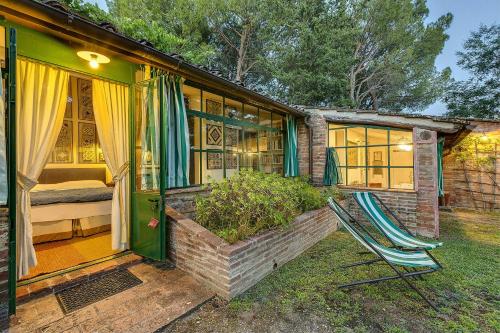 Charming hideaway in an artists' hamlet