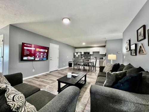 160 Overbrook 3 bedroom home with privately fenced yard and hot tub