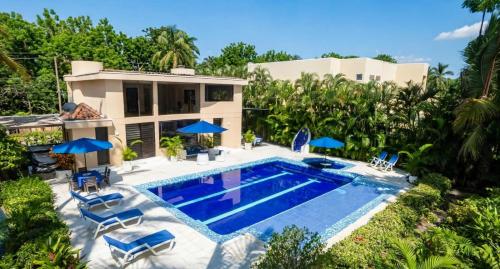 HERMOSA CASAQUINTA FAMILIAR CONDOMINIO CAMPESTRE EL PEÑON Piscina Privada Campo de Golf