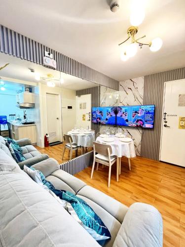 Cozy PureprestigeSuites 2Br condo In Davao City near airport SMX SM lanang sasa wharf port