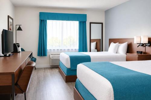 2 queen beds