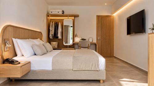 Double or twin room, large