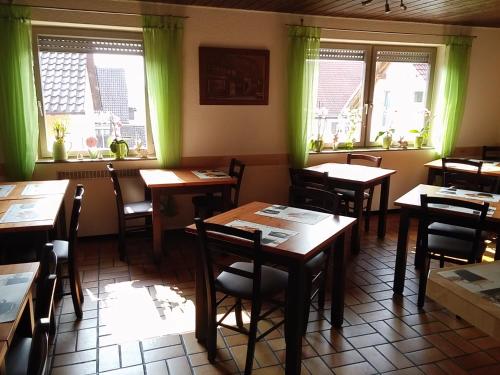 餐飲選擇, 格呂貝爾旅館 (Pension Grubel) in 林道市中心