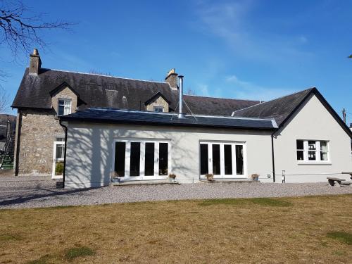 مدخل, Loch Ness Guest House in Fort Augustus Town Center