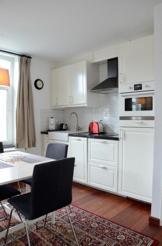 Le Baron Apartments
