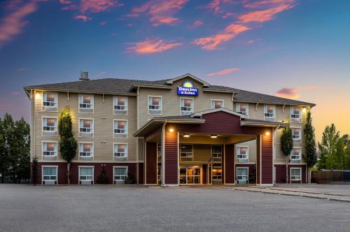 Days Inn & Suites by Wyndham Cochrane