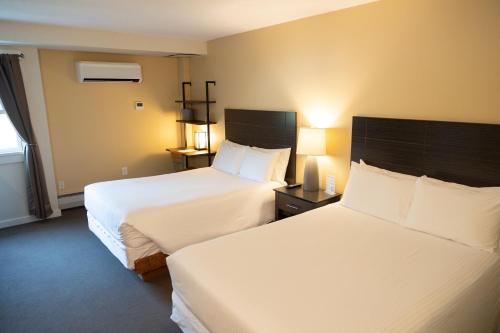 2 double beds