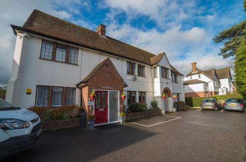 Red Mullions Guest House - image 10