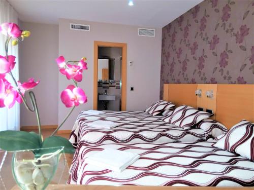 Double Room with Extra Bed (3 Adults) image 7
