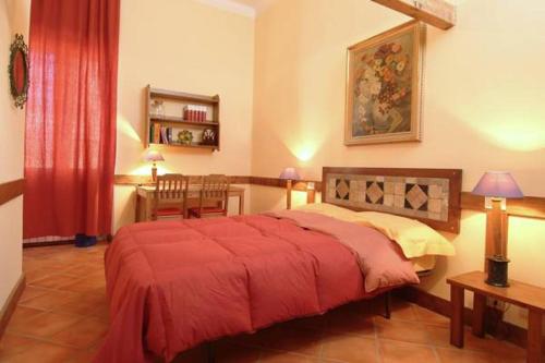 1 queen bed, 1 double bed