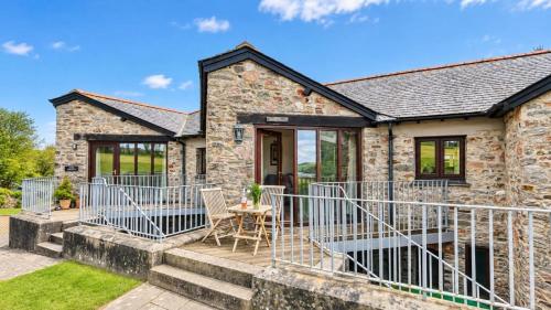 Barnfield - Beautiful Barn, River views, Close to Quay