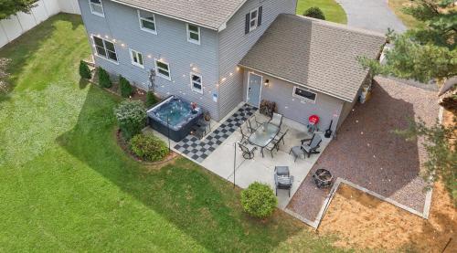 The Hemlock/Hot Tub/Golf/Private Yard