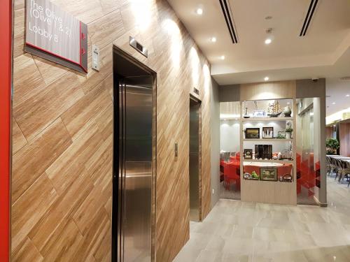 Lobby, Metro Y Hotel Singapore  near National Orchid Garden