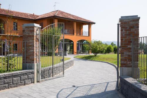  Equirelais, Pension in Lomnago bei Brebbia