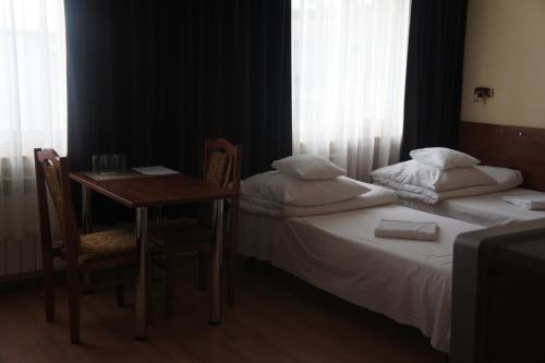 Nu Hotel - image 12