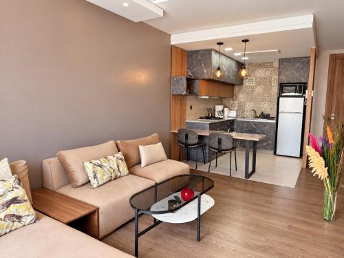 Modern City Centre Apartment 1