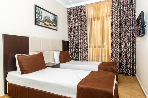 Marton Cherepovetskaya - main image