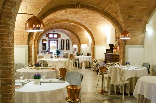 Ресторан, Hotel Villa Maya in Каскіна