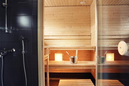 ฝักบัว, Nallikari Seaside Villas in โออูลู