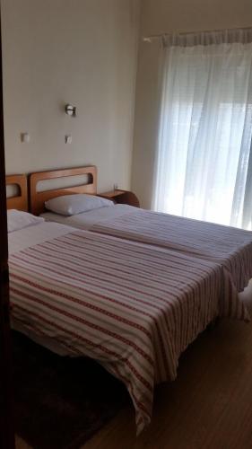 2 twin beds