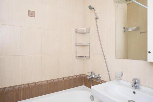 Moskva4you on Serpuhovskaya Apartment - image 4