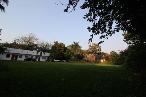 Villa Blanca Suites