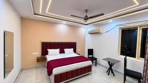 Hotel Shiv Palace