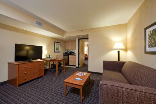 Best Western Plus Scottsdale Thunderbird Suites