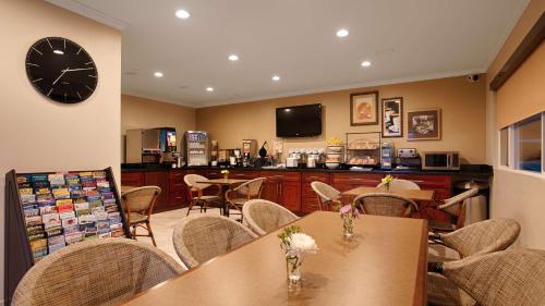 Best Western The Inn & Suites Pacific Grove