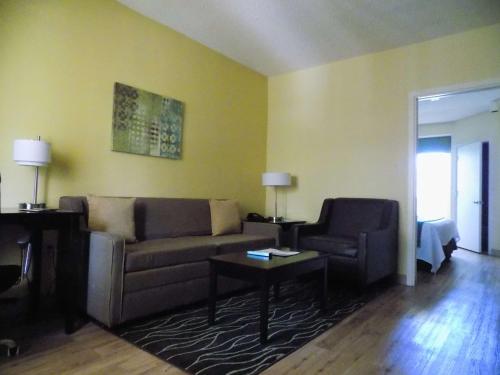 Best Western Plus Deerfield Beach Hotel & Suites - image 3