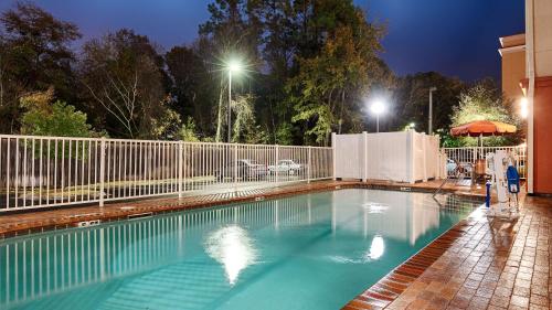 Best Western Plus Cecil Field Inn & Suites - image 6