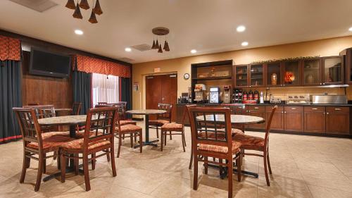 Best Western Plus Cecil Field Inn & Suites - image 14