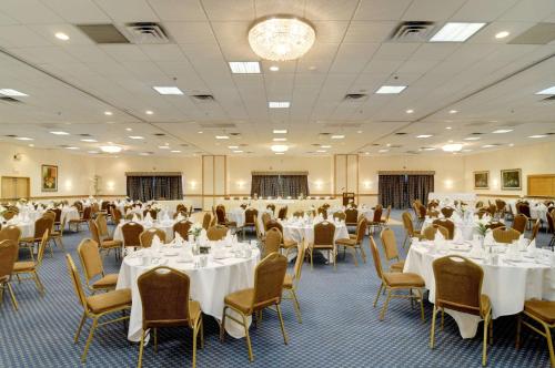 Best Western Plus Chicago Hillside in Hillside, USA