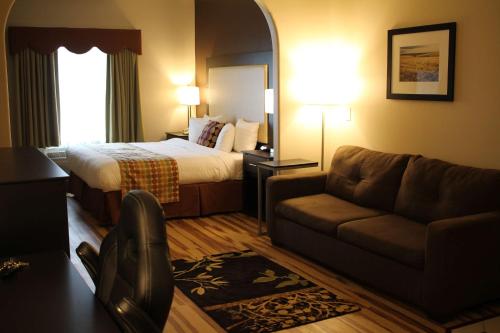 Best Western Plus Des Moines West Inn & Suites