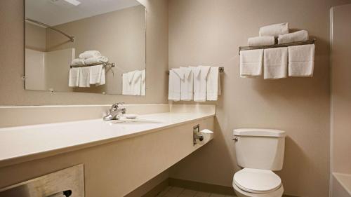 Best Western Airport Inn & Suites Cleveland