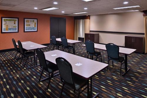 Best Western Plus Wichita West Airport Inn