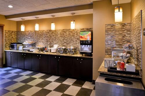 Best Western Plus Wichita West Airport Inn