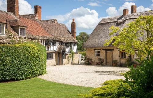 The Old Manor House - Accommodation - Halford