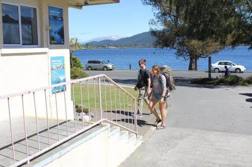 Te Anau Lakefront Backpackers