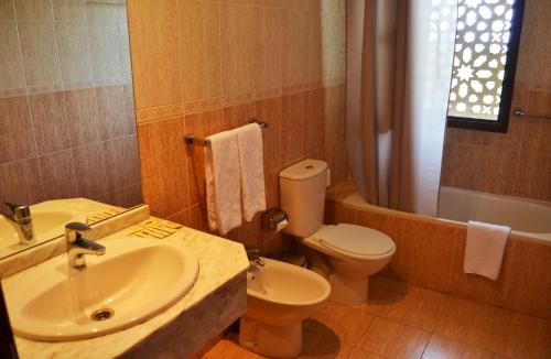 Hotel Reyes Ziries - image 11