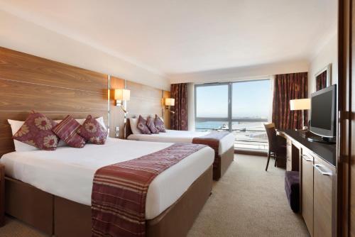 Bliss Hotel Southport Stop at Ramada Plaza Southport to discover the wonders of Sefton. Both business travelers and tourists can enjoy the propertys facilities and services. Service-minded staff will welcome and guide you
