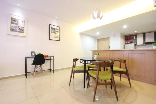 Vista Horizon Condo
