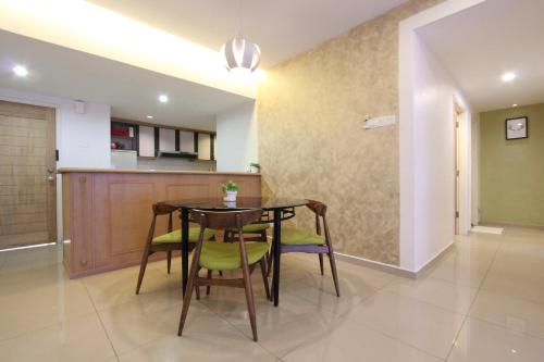 Vista Horizon Condo