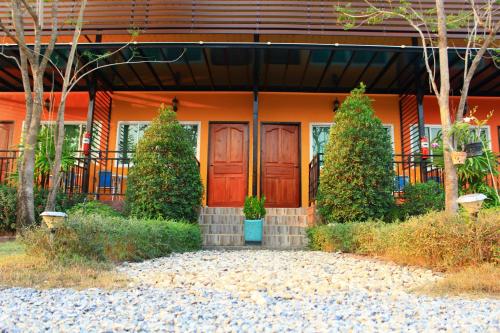 مدخل, Navy Sisatchanalai in Sri Satchanalai