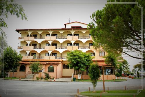 Sissepääs, Chris & Eve Mansion in Komotini