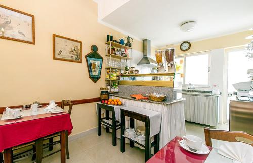 Lantern Guest House in โกโซ